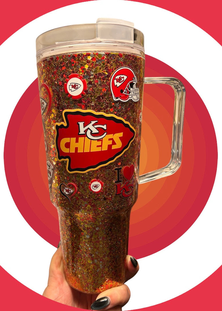 Tumbler with Kansas City Chiefs logo on a red and white circular background