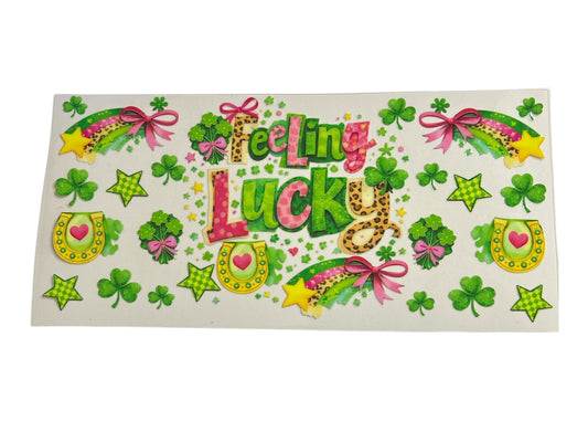 Green Clovers, Horseshoes and 'Feeling Lucky' text cup wrap